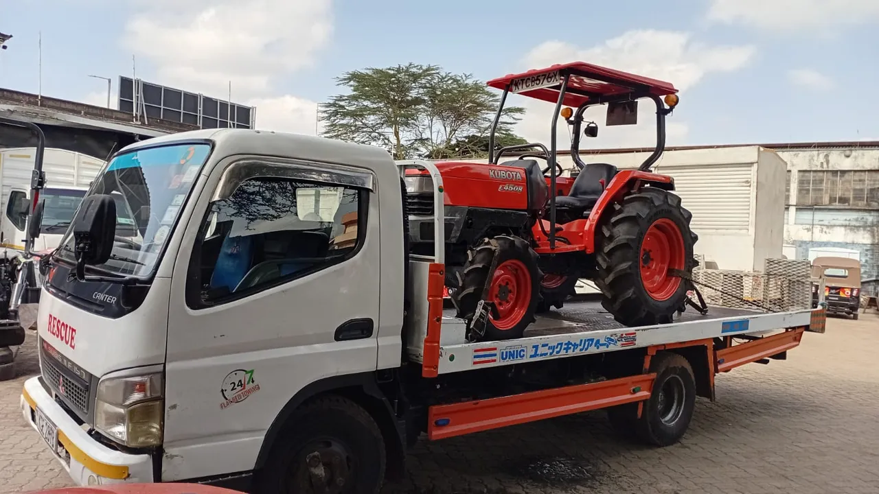 Autoplus 254 heavy duty tow truck for trucks and buses recovery in Nairobi