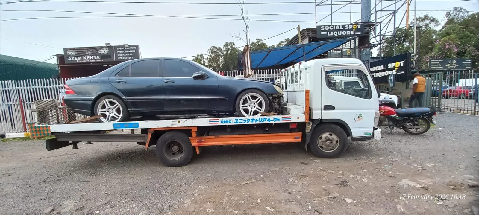 Flatbed towing services